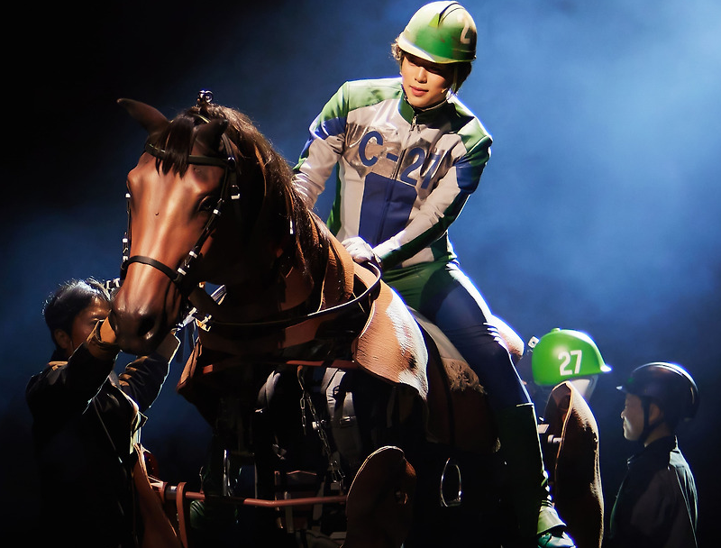 3D프린팅으로 구현된 말 외피와 로봇_ 서울예술단 뮤지컬 <천 개의 파랑>